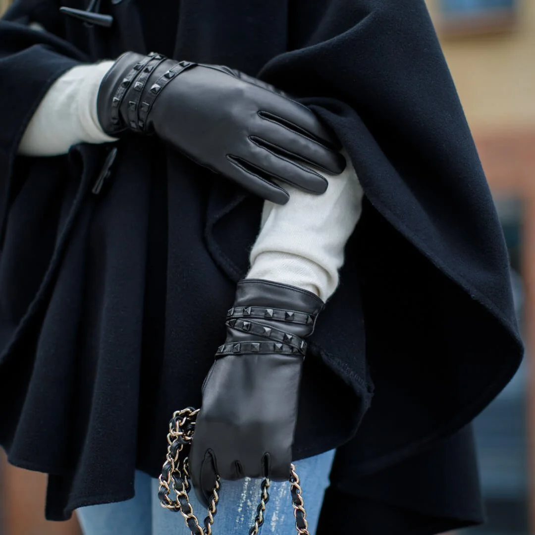 Black gloves with studs