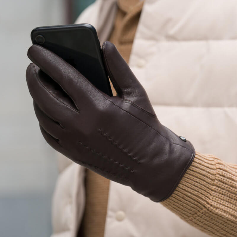 How to wear gloves correctly? 3 tips for every stylish man