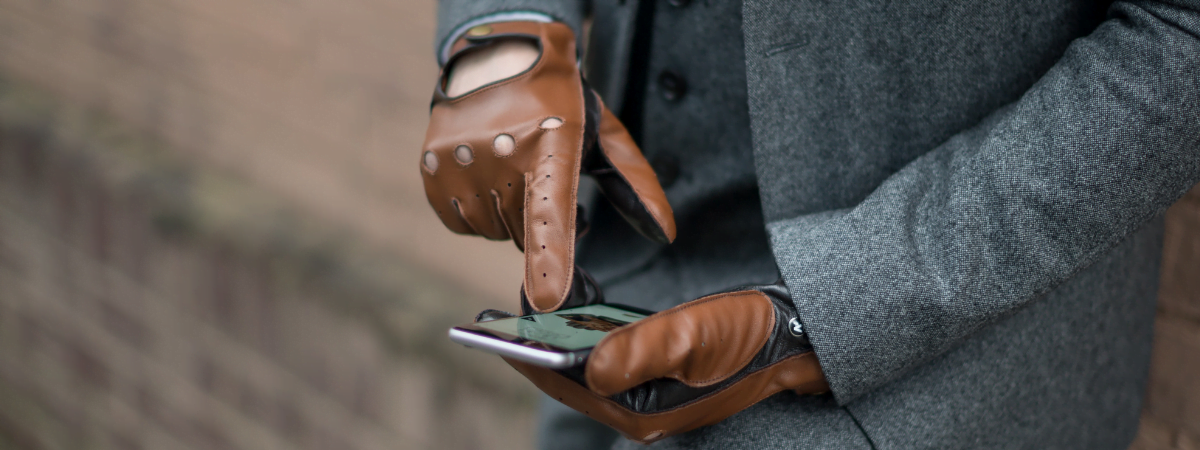 elegant men's smartphone gloves